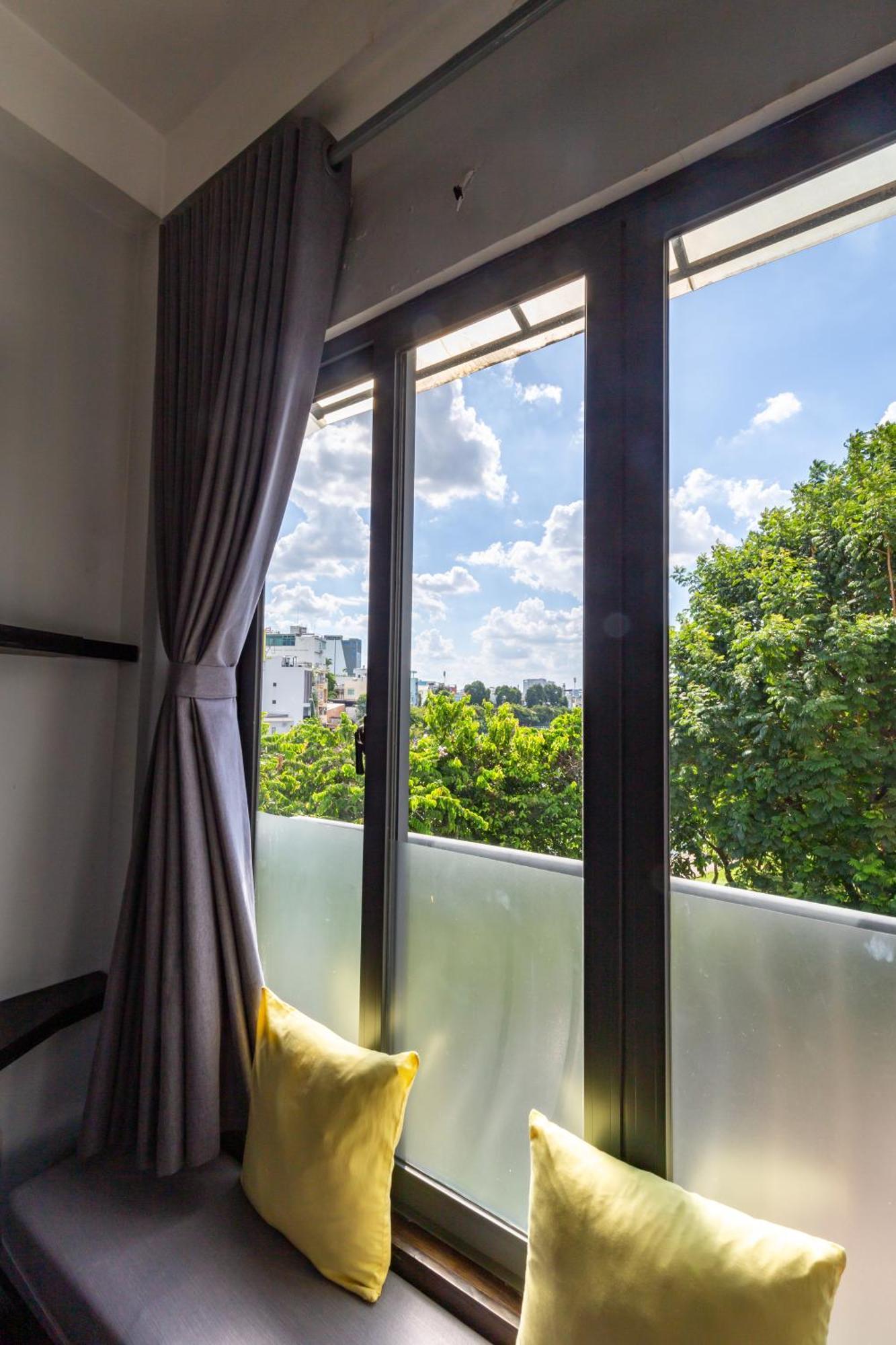 Cozy Riverview Of Livinginn Хошимін Екстер'єр фото