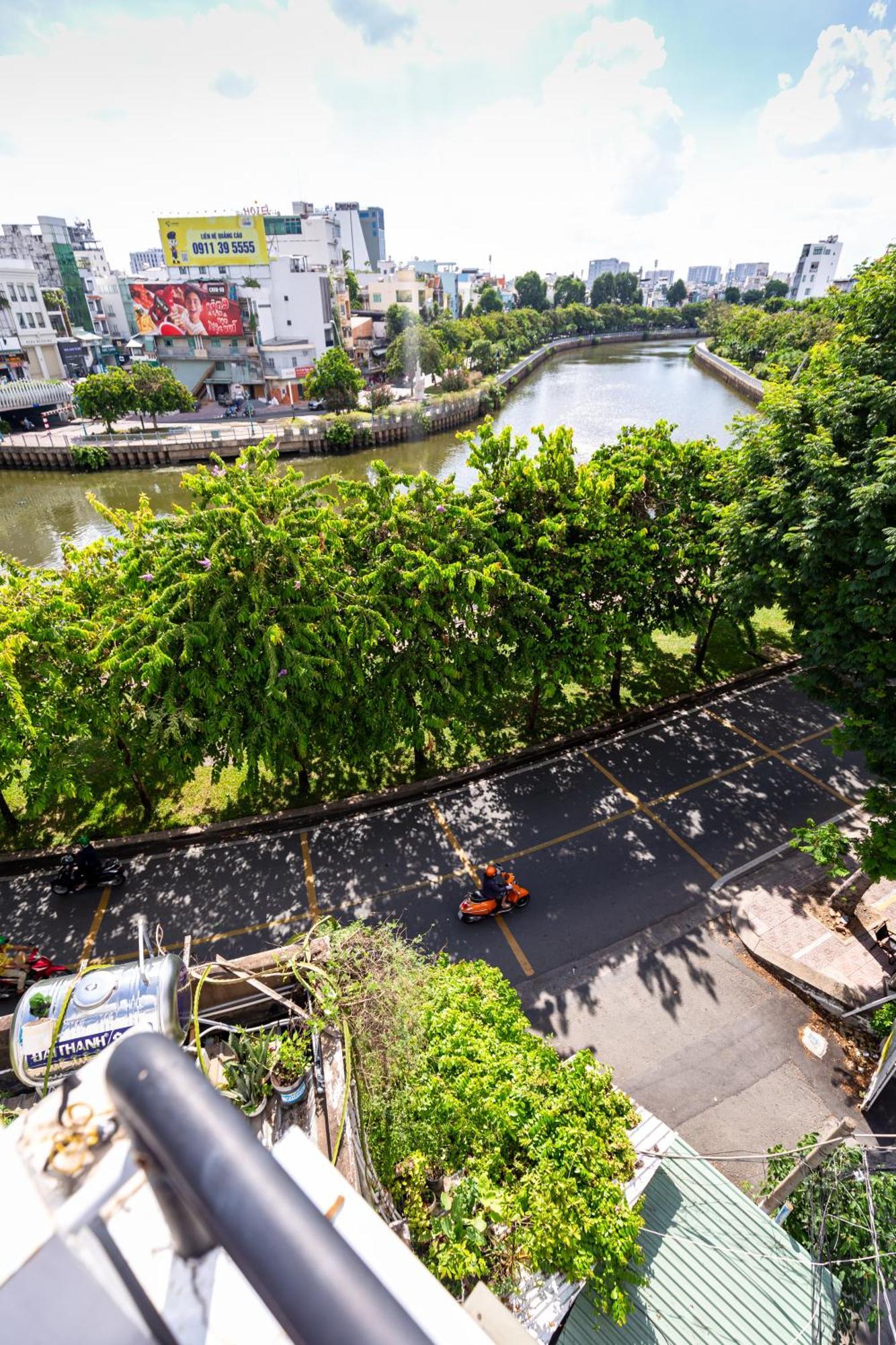 Cozy Riverview Of Livinginn Хошимін Екстер'єр фото
