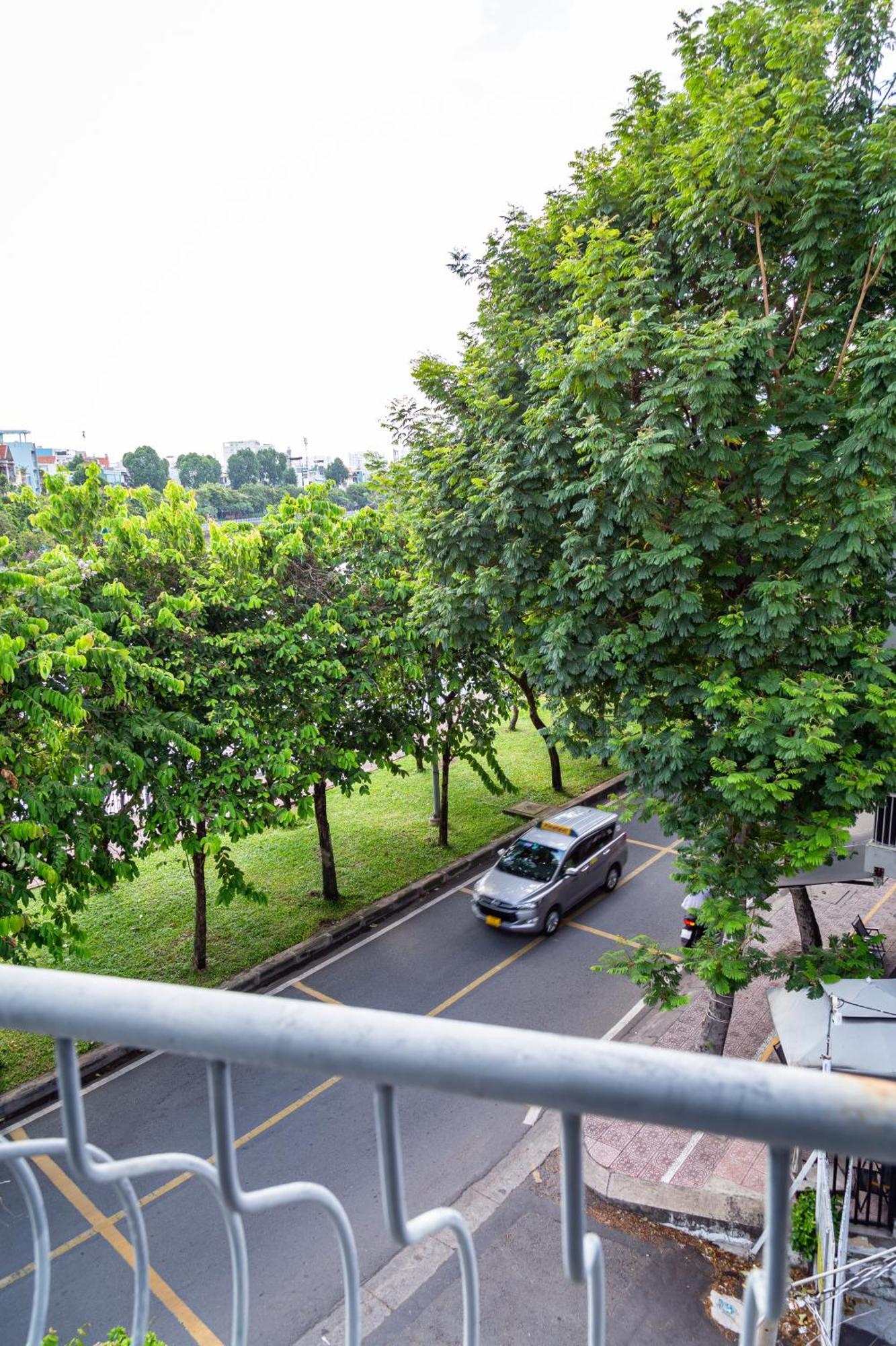 Cozy Riverview Of Livinginn Хошимін Екстер'єр фото