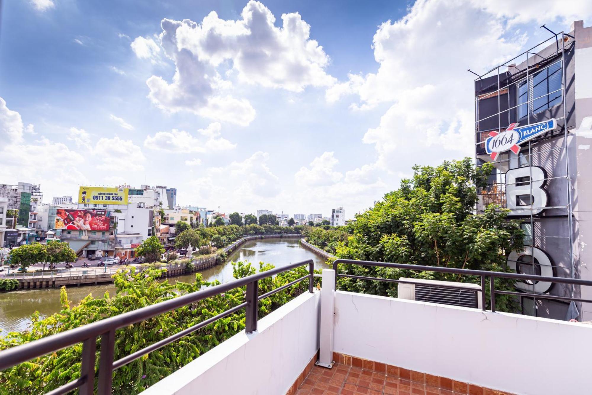 Cozy Riverview Of Livinginn Хошимін Екстер'єр фото